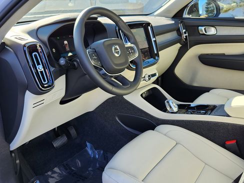 New 2026 Volvo XC40 B5 Plus w/ Protection Package Premier image 5