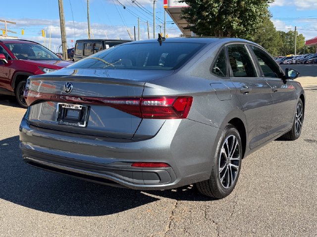 Used 2025 Volkswagen Jetta Sport FWD image 5
