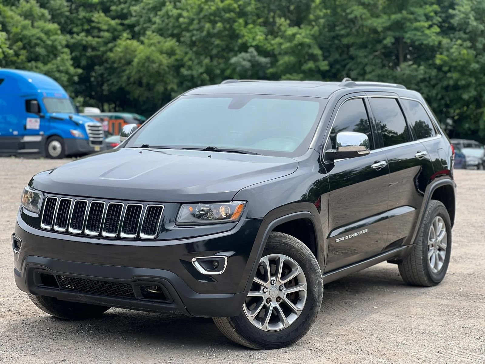 Used 2014 Jeep Grand Cherokee Limited w/ Trailer Tow Group IV AWD/4WD image 2