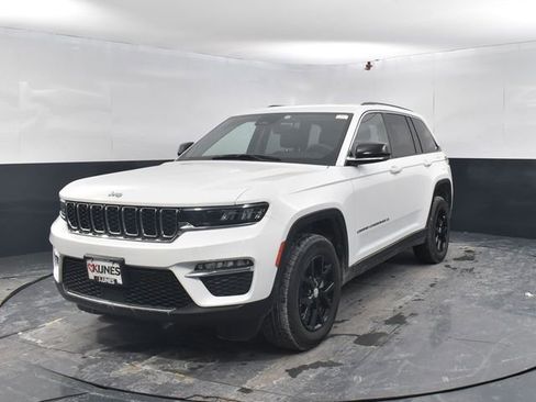 Used 2023 Jeep Grand Cherokee Limited image 4