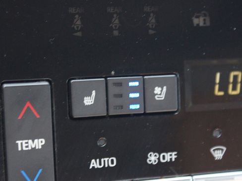 Used 2019 Toyota Avalon Limited w/ Advanced Safety Package image 9