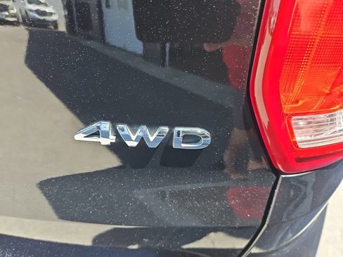 Used 2016 Ford Explorer Limited w/ Equipment Group 301A AWD/4WD image 14