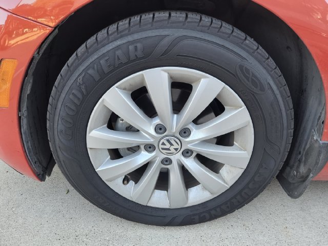 Used 2019 Volkswagen Beetle 2.0T S FWD image 9