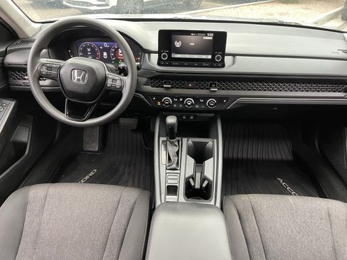 Used 2025 Honda Accord SE image 15