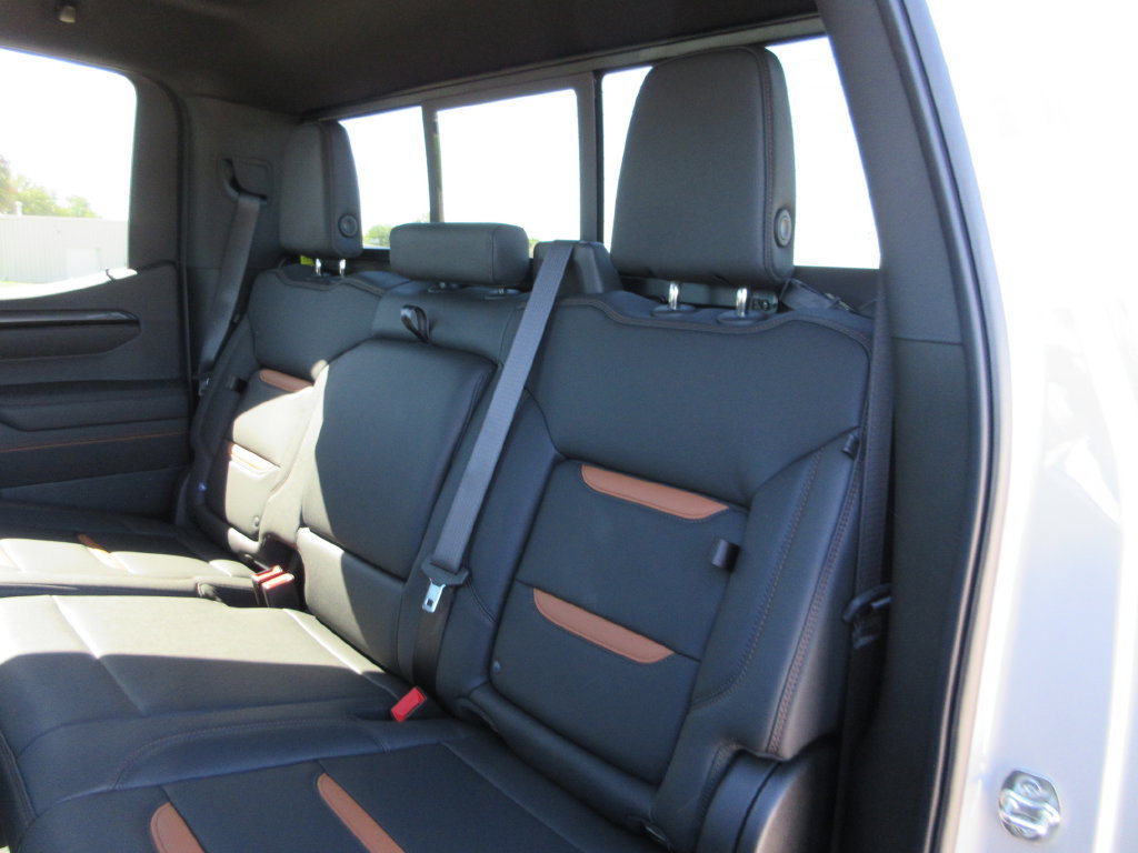 New 2026 GMC Sierra 1500 AT4 w/ AT4 Premium Package AWD/4WD image 17