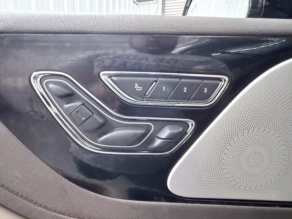 Used 2020 Lincoln Aviator Reserve w/ Equipment Group 202A AWD/4WD image 12
