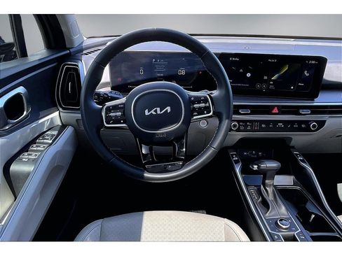 Used 2025 Kia Sorento X-Line EX AWD/4WD image 8