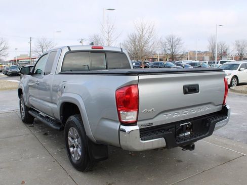 Used 2016 Toyota Tacoma SR5 image 5