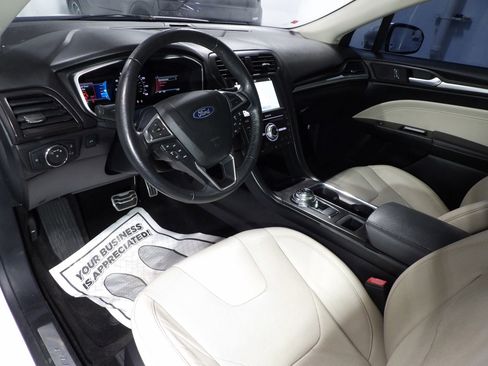 Used 2018 Ford Fusion Titanium image 10