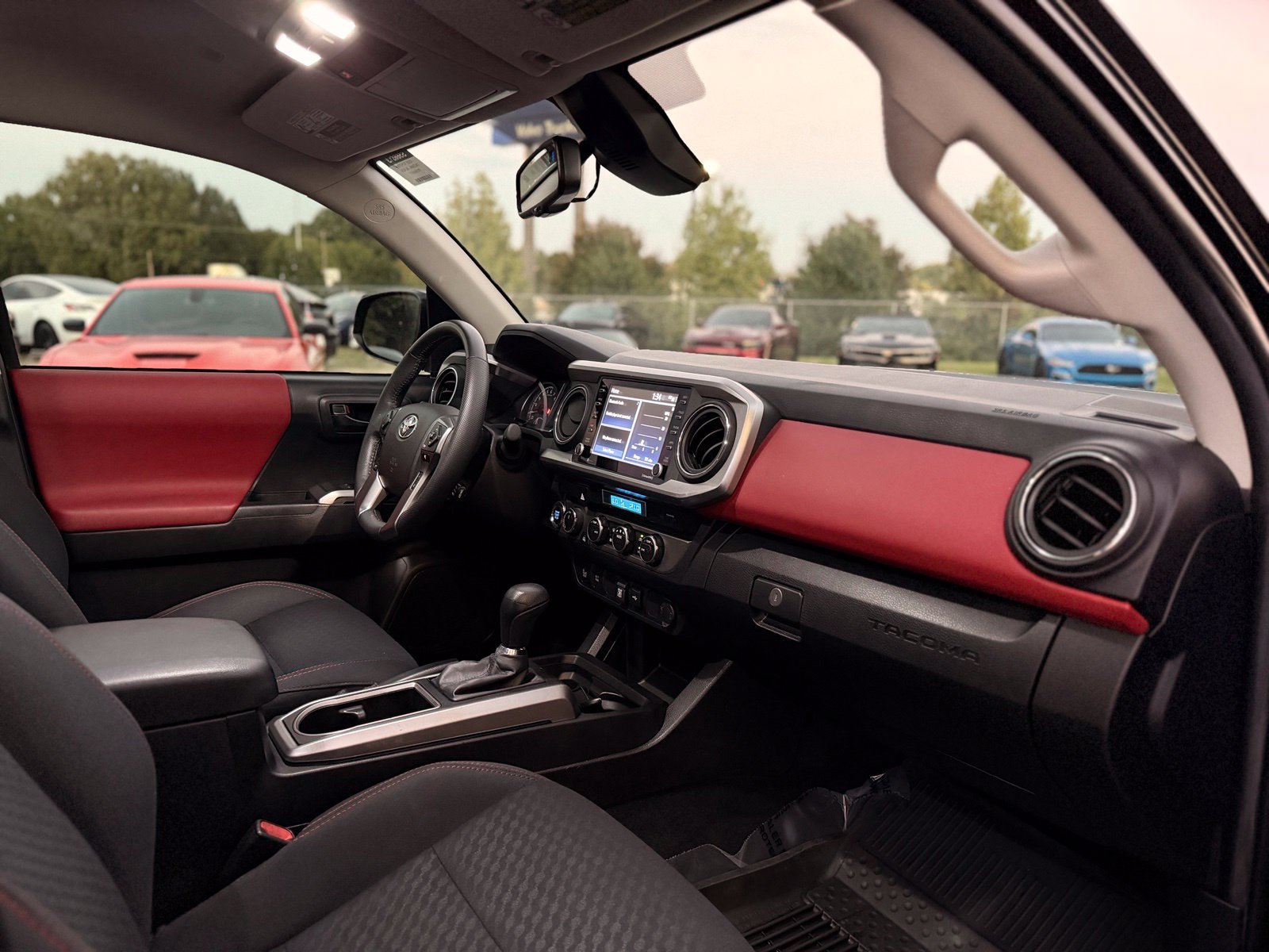 Used 2023 Toyota Tacoma SR5 w/ Technology Package AWD/4WD image 2