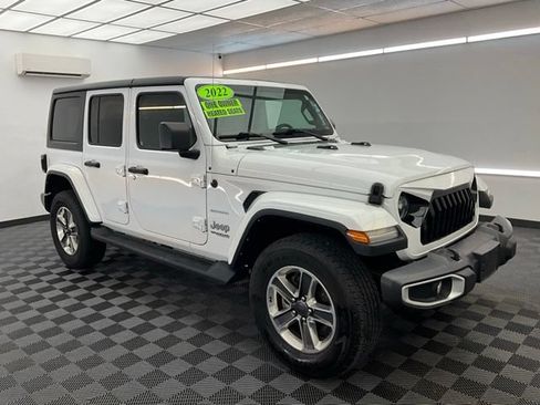 Used 2022 Jeep Wrangler Unlimited Sahara w/ Dual Top Group AWD/4WD image 3