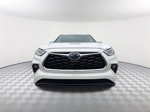 Used 2021 Toyota Highlander Limited image 2