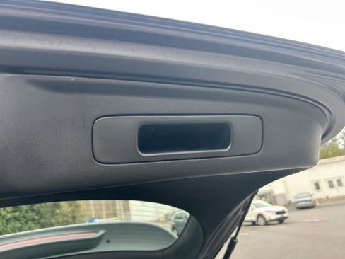 Used 2025 Honda HR-V LX image 31