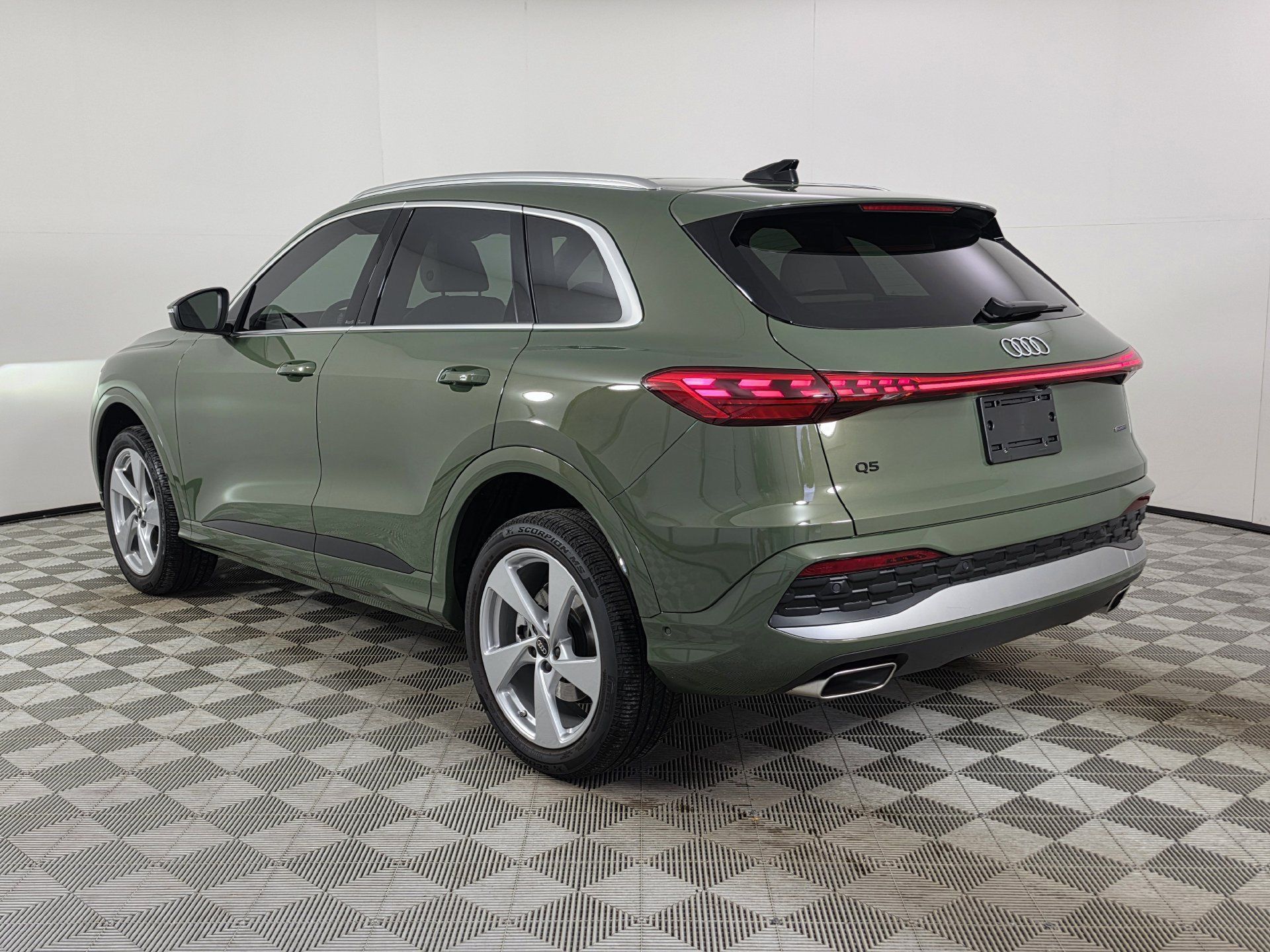 Used 2025 Audi Q5 Premium Plus AWD/4WD image 40