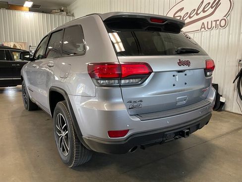 Used 2018 Jeep Grand Cherokee Trailhawk AWD/4WD image 3