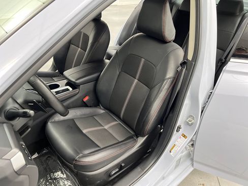 Used 2025 Nissan Altima 2.5 SR FWD image 11