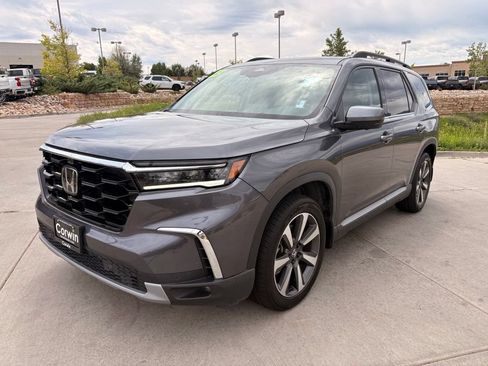 Used 2023 Honda Pilot Elite image 3