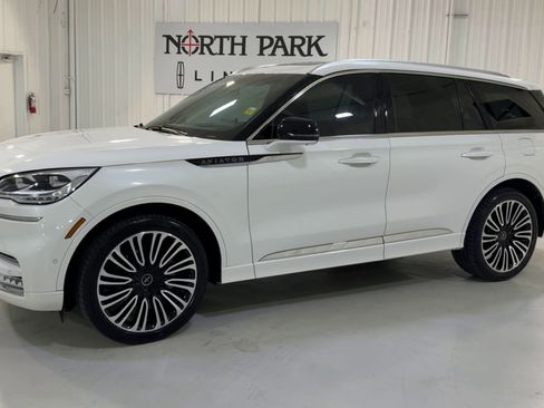 Used 2023 Lincoln Aviator Black Label w/ Dynamic Handling Package image 6