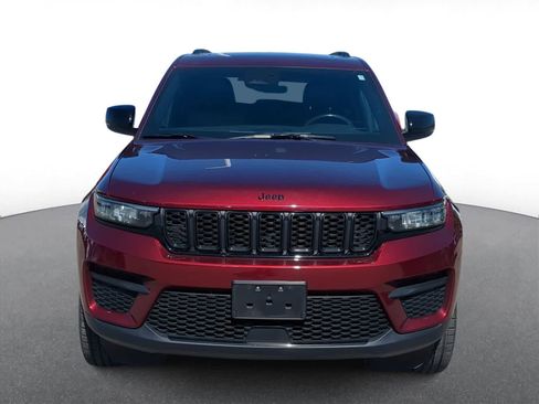 Certified 2023 Jeep Grand Cherokee Altitude AWD/4WD image 3