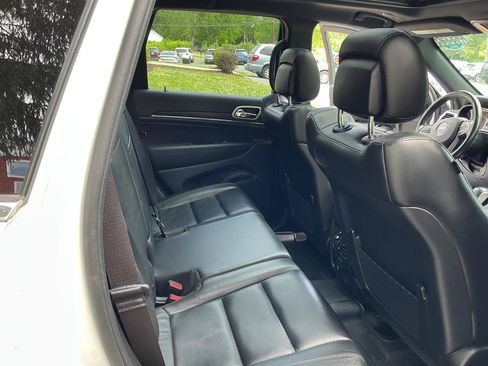 Used 2021 Jeep Grand Cherokee Limited w/ Sun & Sound Group AWD/4WD image 16