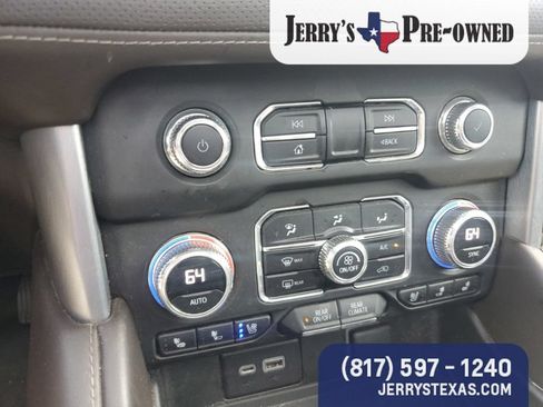 Used 2023 GMC Yukon XL SLT AWD/4WD image 12