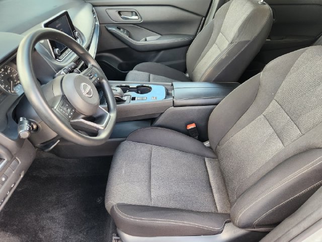 Used 2024 Nissan Rogue SV FWD image 9