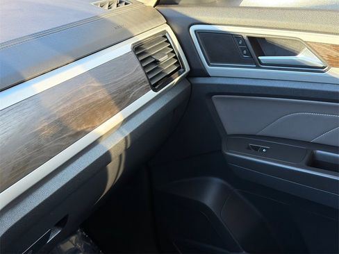 Used 2022 Volkswagen Atlas SE w/ Panoramic Sunroof Package image 34