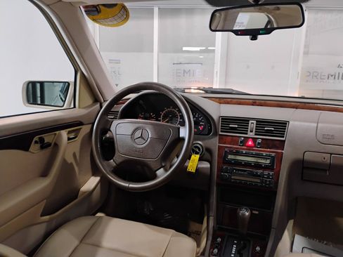 Used 1996 Mercedes-Benz C 280 Sedan image 42