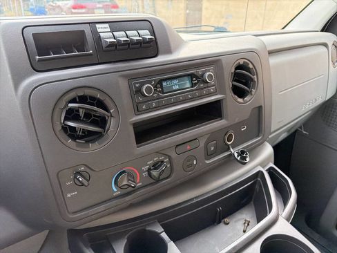 Used 2022 Ford E-350 and Econoline 350 Super Duty w/ Power Windows & Locks Group image 23