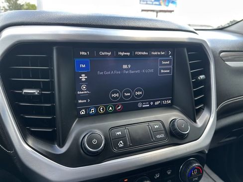 Used 2023 GMC Acadia SLT image 22