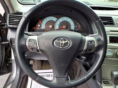 Used 2011 Toyota Camry SE w/ Sport Leather Pkg FWD image 24