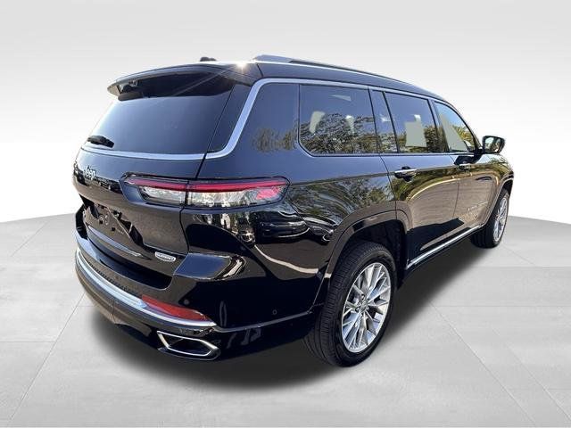 Used 2023 Jeep Grand Cherokee L Summit w/ Advanced Protech Group IV AWD/4WD image 10
