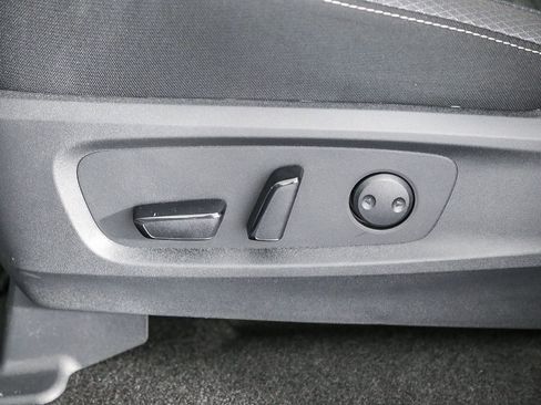 Certified 2025 Nissan Pathfinder SV image 23