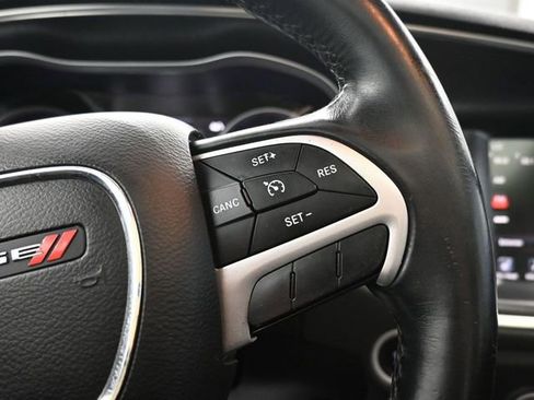 Used 2015 Dodge Charger SXT image 15