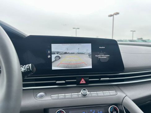 Used 2025 Hyundai Elantra SEL image 17