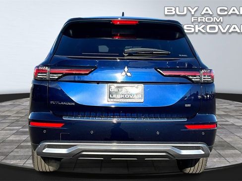 New 2025 Mitsubishi Outlander SE image 4