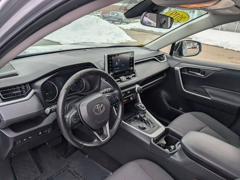 Used 2019 Toyota RAV4 XLE w/ Convenience Package image 18
