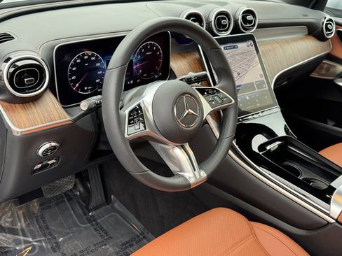 Used 2023 Mercedes-Benz GLC 300 image 17