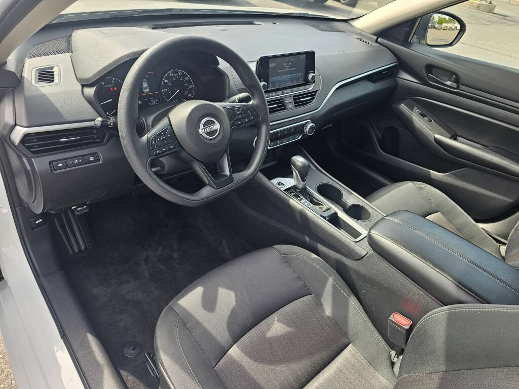 Used 2024 Nissan Altima 2.5 S FWD image 2