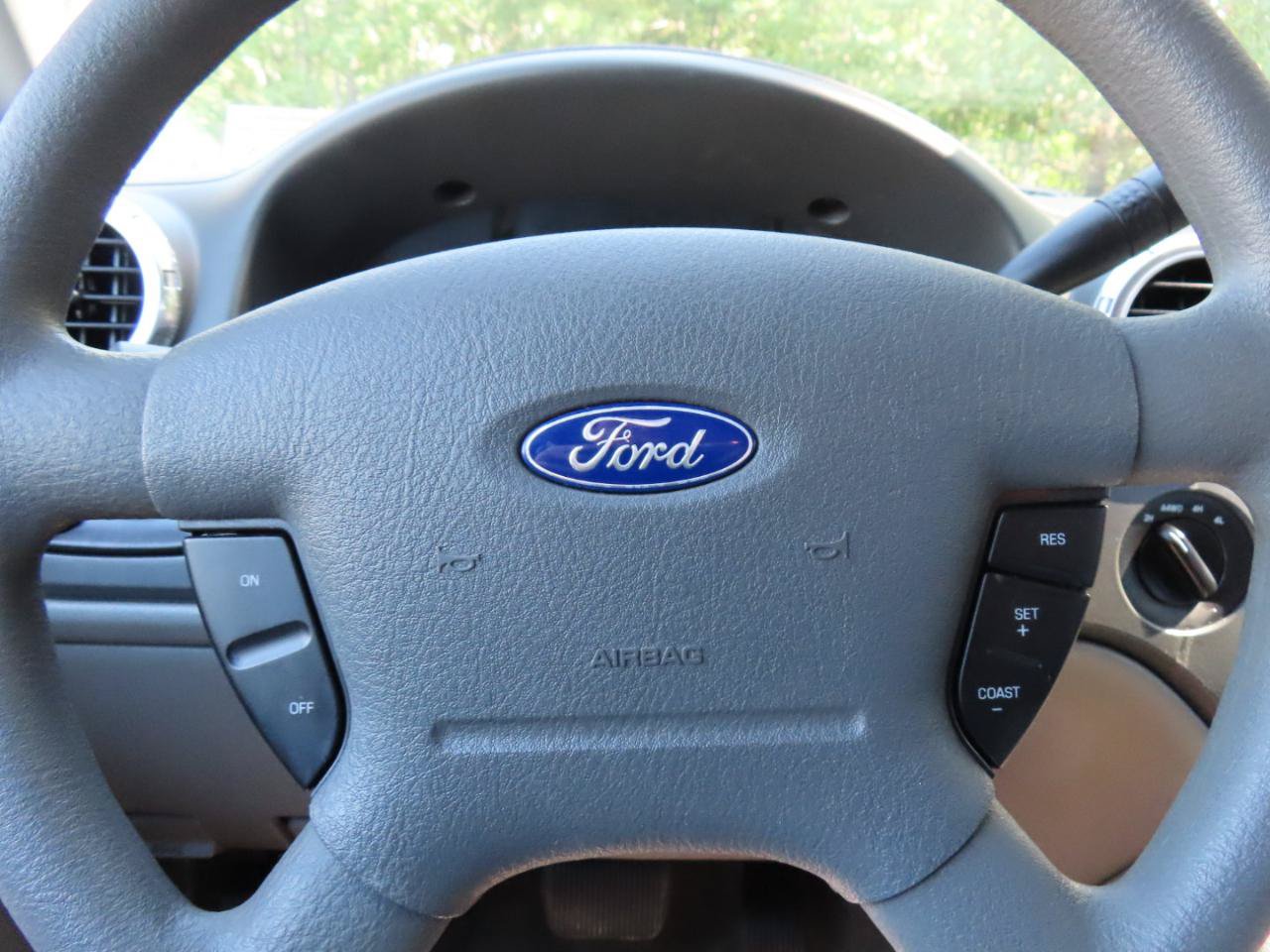 Used 2004 Ford Expedition XLT AWD/4WD image 34