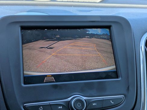 Used 2021 Chevrolet Equinox L image 19