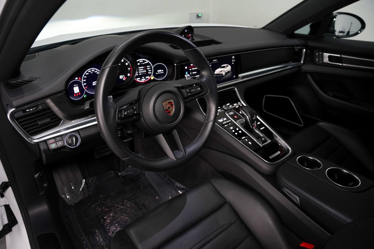 Used 2023 Porsche Panamera 4 Platinum Edition AWD/4WD image 11