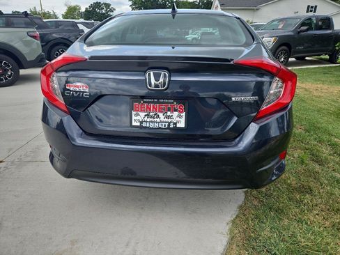 Used 2016 Honda Civic Touring image 5