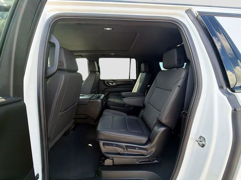 Used 2024 Chevrolet Suburban Z71 w/ Luxury Package image 24