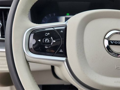 New 2025 Volvo XC60 B5 Plus w/ Protection Package Premier image 9