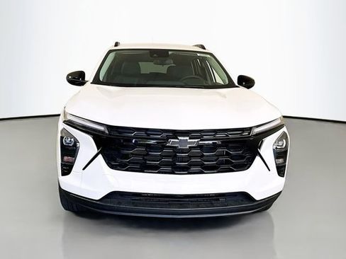 New 2026 Chevrolet Trax LT w/ Driver Confidence Package FWD image 4