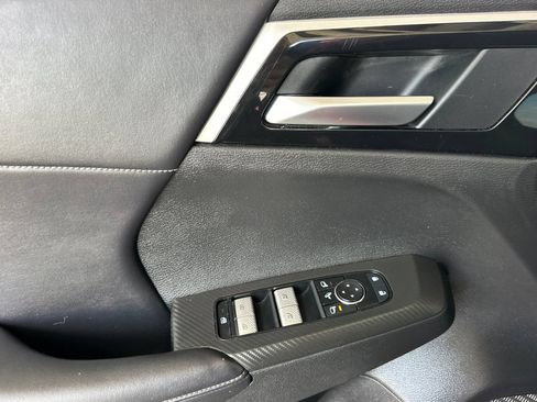 Used 2024 Mitsubishi Outlander SE FWD image 11