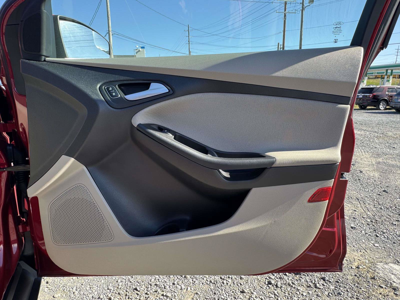 Used 2017 Ford Focus SE w/ Interior Protection Package FWD image 15