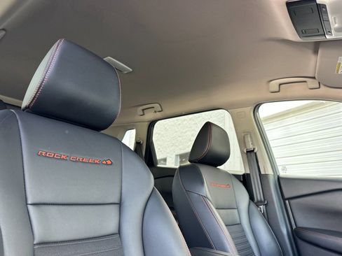 Used 2025 Nissan Rogue SV AWD/4WD image 16