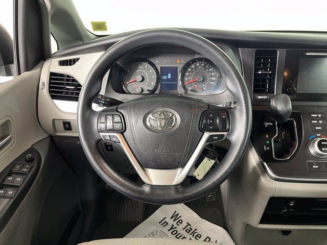 Used 2015 Toyota Sienna LE FWD image 19